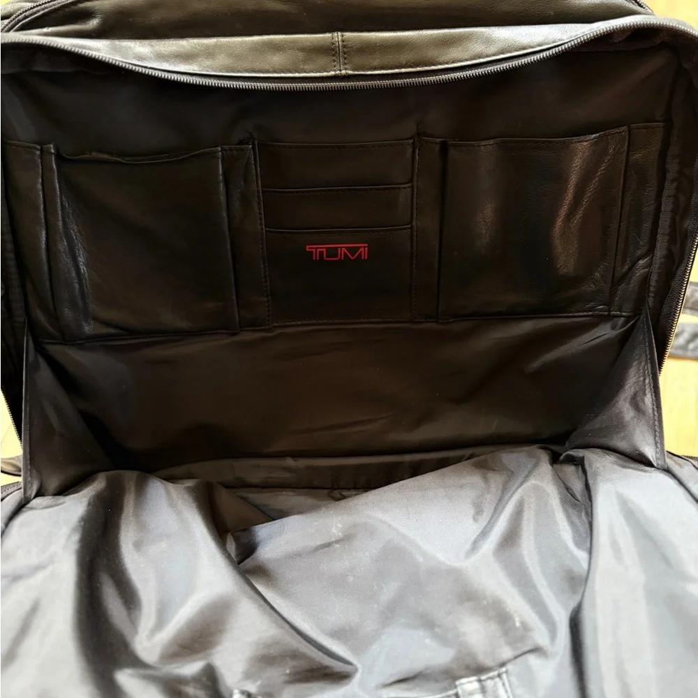 Vintage TUMI Alpha Leather Briefcase Laptop Expandable 9621D3 Messenger Bag